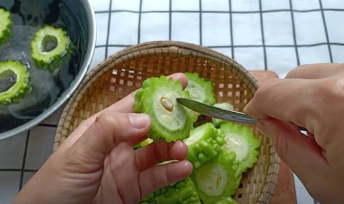 Khổ qua rim nước tương